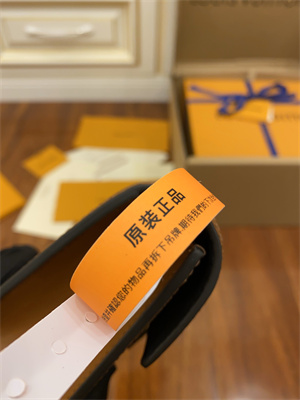 L.V Dauphone Wallet With Chain Monogram Canvas M68746 TOP