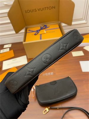 l.v multi pochette accessories embossed S*pple grained cowhide leather black m80399 top