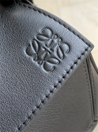 L0ew* small puzzle bag in classic calfskin black