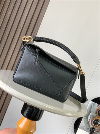 L0ew* small puzzle bag in classic calfskin black
