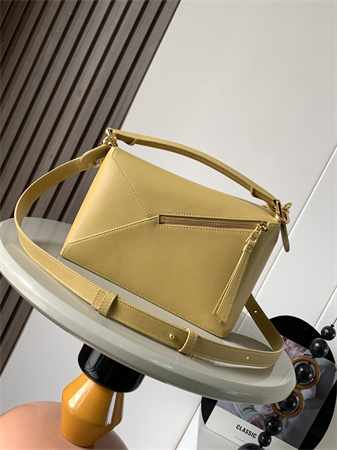 L0ew* small puzzle bag in classic calfskin