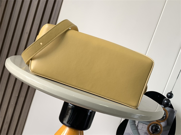 L0ew* small puzzle bag in classic calfskin