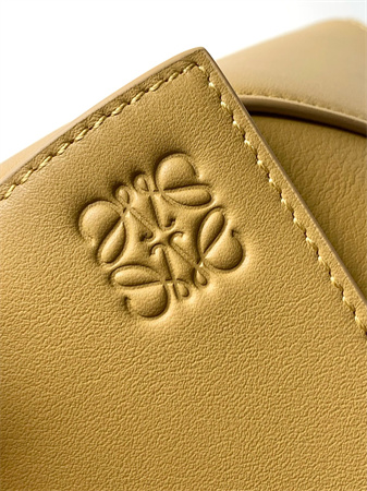 L0ew* small puzzle bag in classic calfskin