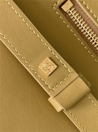 L0ew* small puzzle bag in classic calfskin