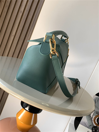 L0ew* small puzzle bag in classic calfskin