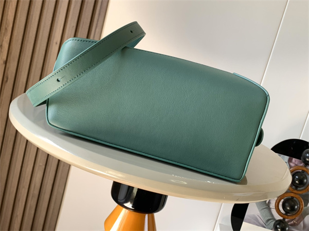 L0ew* small puzzle bag in classic calfskin