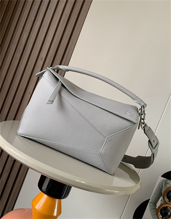 L0ew* puzzle bag in soft grained calfskin