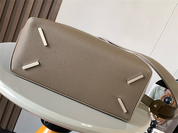 L0ew* puzzle bag in soft grained calfskin