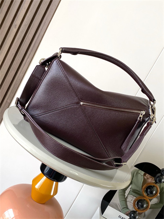 L0ew* large puzzle bag in shinny grained calfskin