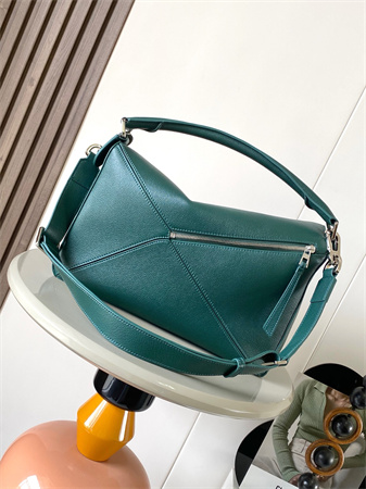 L0ew* large puzzle bag in shinny grained calfskin