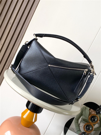 L0ew* large puzzle bag in shinny grained calfskin