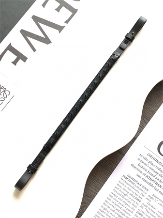L0ew* woven spiral strap in classic calfskin black