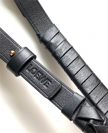 L0ew* woven spiral strap in classic calfskin black