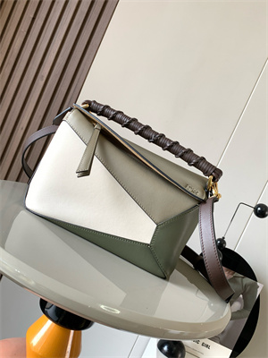 L0ew* small puzzle bag in classic calfskin