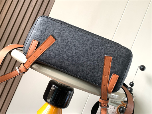 L0ew* goya backpack in soft grained calfskin black