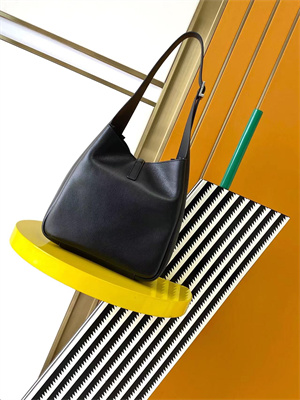 y.s.l le 5 a 7 S*pple small hobo bag in black leather