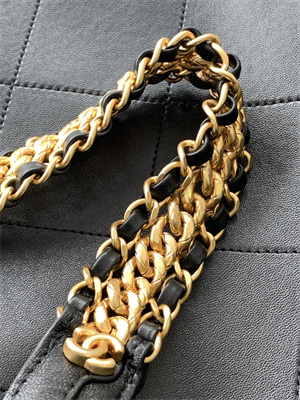 Ch*el hobo bag lambskin gold tone metal black as5403