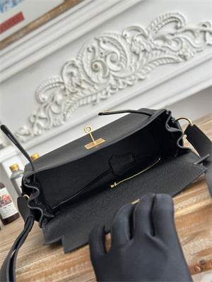 Kelly Messenger Bag Togo Leather Gold Tone Hardware In Black Color HS