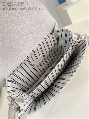 L.V Pochette Métis Monogram Empreinte Brume M13481