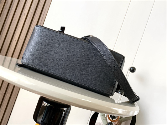 L0ew* small puzzle bag in soft grained calfskin silver tone metal black