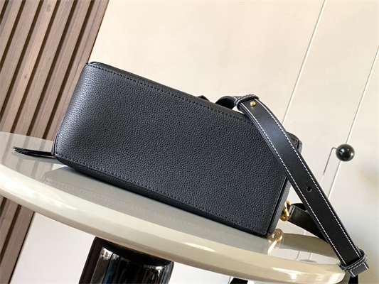 L0ew* small puzzle bag in soft grained calfskin gold tone metal black