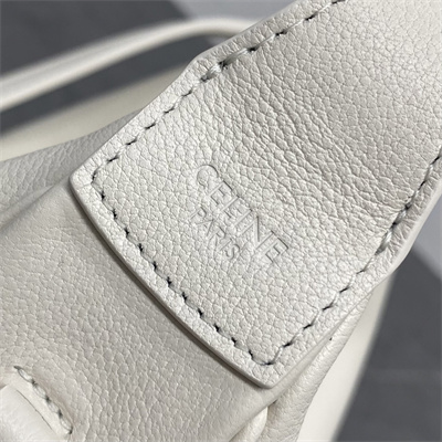 ce**e teen lulu in S*pple grained calfskin in rice color