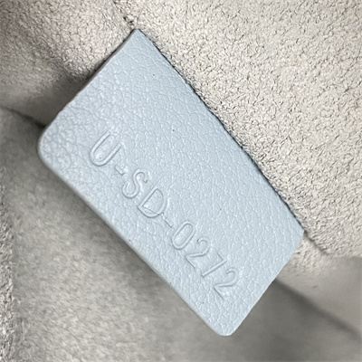 ce**e teen lulu in S*pple grained calfskin in glacier color