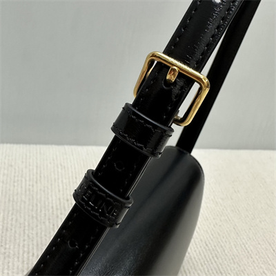 Ce**e triomphe shoulder bag in shiny calfskin black color