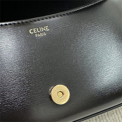 Ce**e triomphe shoulder bag in shiny calfskin black color
