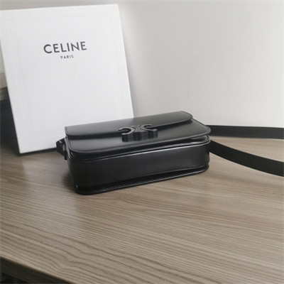 Ce**e classique triomphe bag in shiny calfskin all black color
