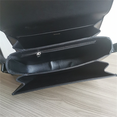 Ce**e classique triomphe bag in shiny calfskin all black color