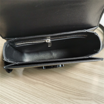 Ce**e teen triomphe bag in shiny calfskin all black color