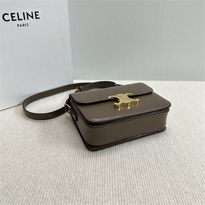 Ce**e teen triomphe bag in shiny calfskin dk brown color