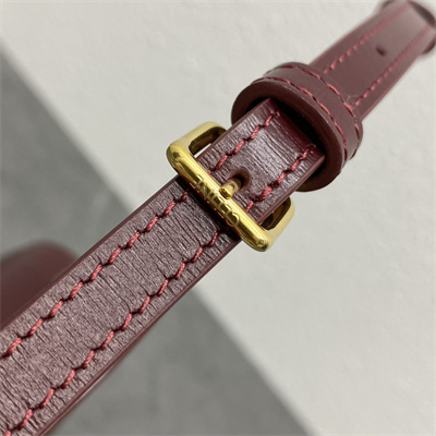 Ce**e teen lola in shiny calfskin bordeaux color