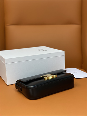 Ce**e triomphe shoulder bag in shiny calfskin black color