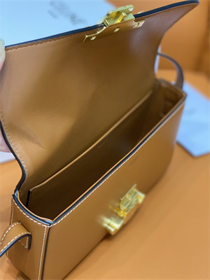 Ce**e triomphe shoulder bag in shiny calfskin brown color
