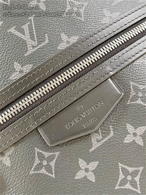 L.V Discovery Slim Backpack Monogram Eclipse M14020