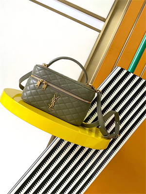 Y.S.L Vanity Case In Quilted Lambskin Green