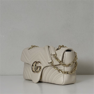 Gu.cci GG Marmont medium shoulder bag matelassé chevron lambskin leather Light gold-toned hardware White 837267
