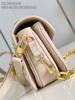 L.V Pochette Métis East West Monogram Empreinte Sand M14322