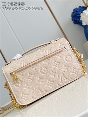 L.V Pochette Métis East West Monogram Empreinte Sand M14322