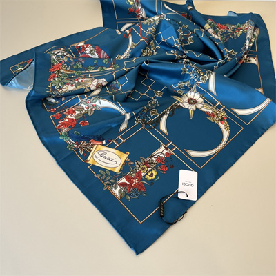 G*u*i square silk scarf 38559