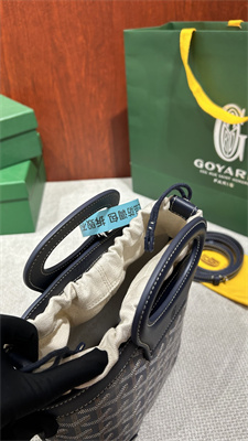 Go*ard beluga mini bag Go*ardine canvas & chevroches calfskin navy blue