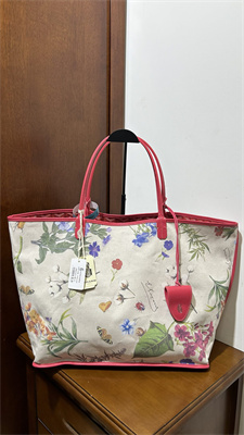 Go*ard saint l0*is gm bag in Go*ardine canvas & chevroches calfskin fuchsia