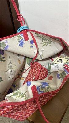 Go*ard saint l0*is gm bag in Go*ardine canvas & chevroches calfskin fuchsia