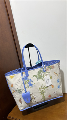 Go*ard saint l0*is pm bag in Go*ardine canvas & chevroches calfskin iris