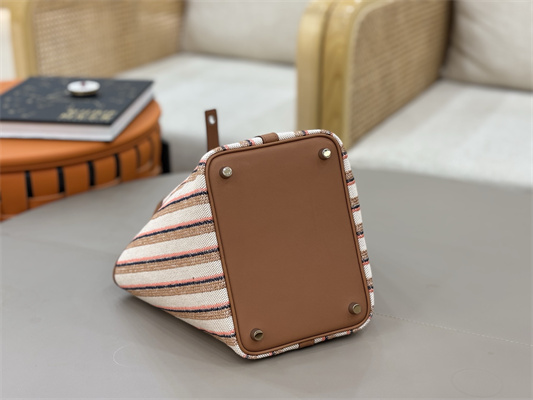 Picotin Lock 18 Bag in taurillon Clemence leather with “Couverture Lignes” embroidery Gold HS