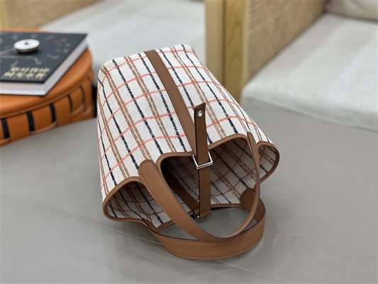 Picotin Lock 18 Bag in H canvas and Swift calfskin with “Couverture Carre” embroidery Gold HS