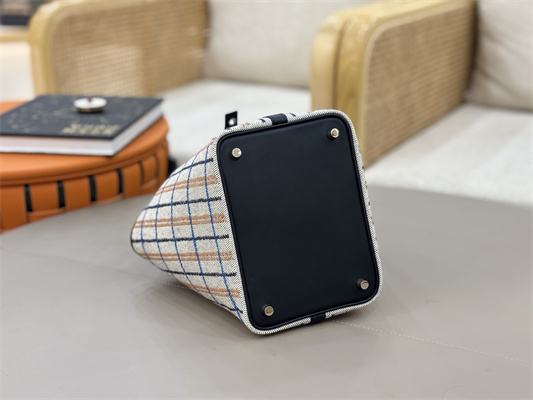 Picotin Lock 18 Bag in H canvas and Swift calfskin with “Couverture Carre” embroidery Black HS