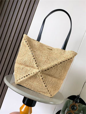 L0ew* medium puzzle fold tote in raffia nature